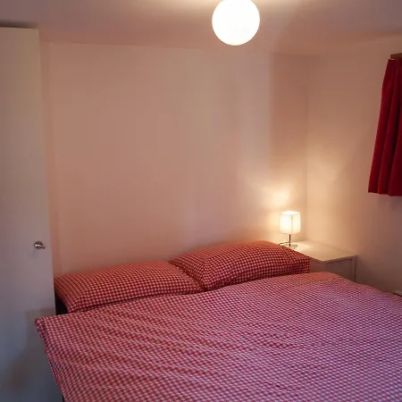 Alpesi faház Bergfink *